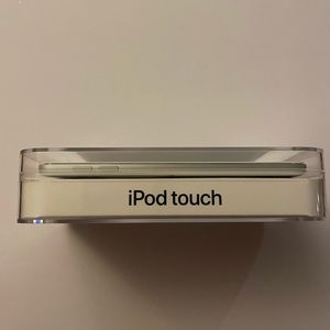 Silver Apple ipod touch 7th generation **in original box**